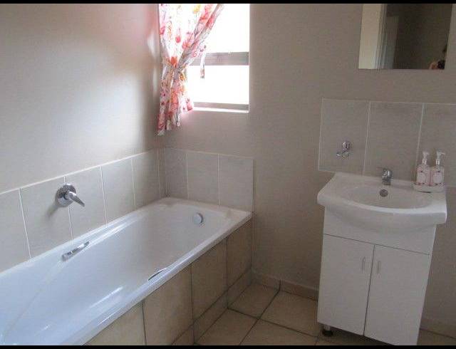 3 BEDROOM HOUSE FOR SALE IN SASOLBURG EXT 10